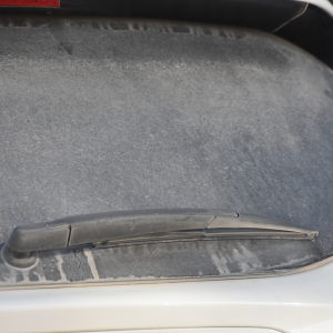 dust-and-road-grime-from-windshield
